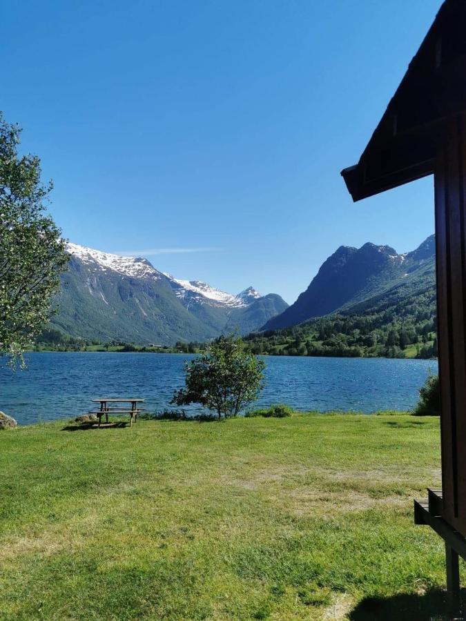 Loken Camping - Trivelig Og Idyllisk Ved Vannet Hotel Olden Kültér fotó