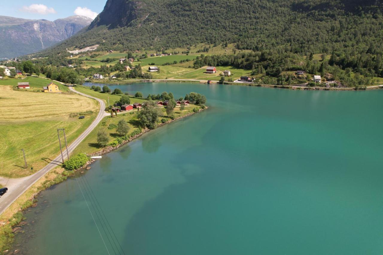Loken Camping - Trivelig Og Idyllisk Ved Vannet Hotel Olden Kültér fotó