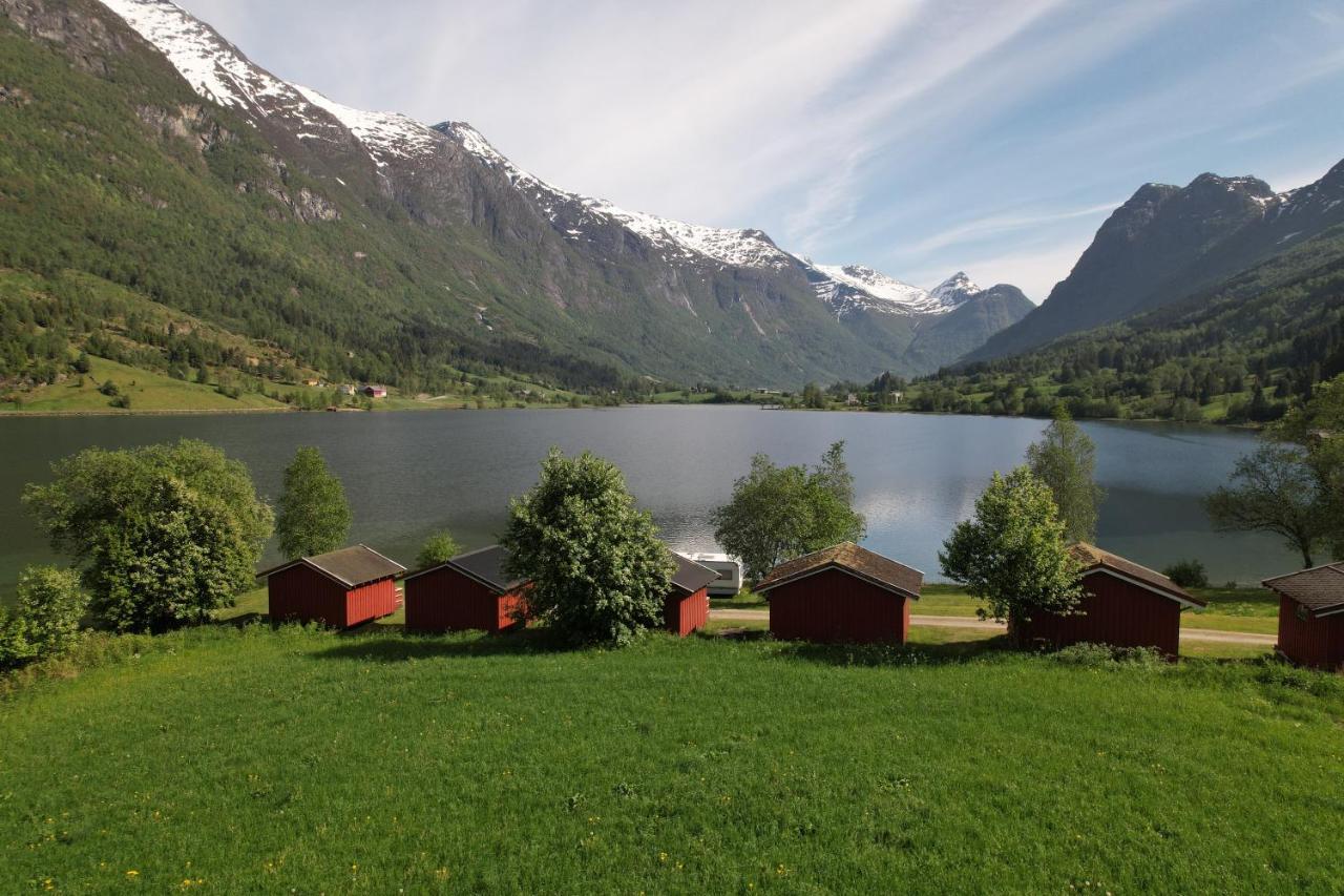 Loken Camping - Trivelig Og Idyllisk Ved Vannet Hotel Olden Kültér fotó
