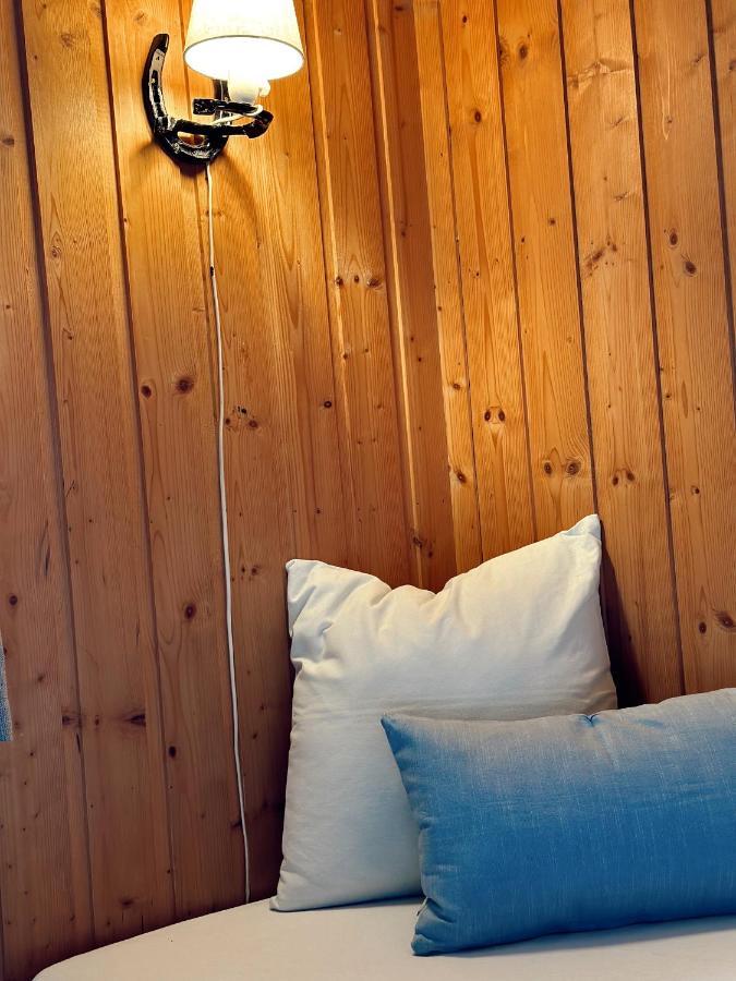 Loken Camping - Trivelig Og Idyllisk Ved Vannet Hotel Olden Kültér fotó
