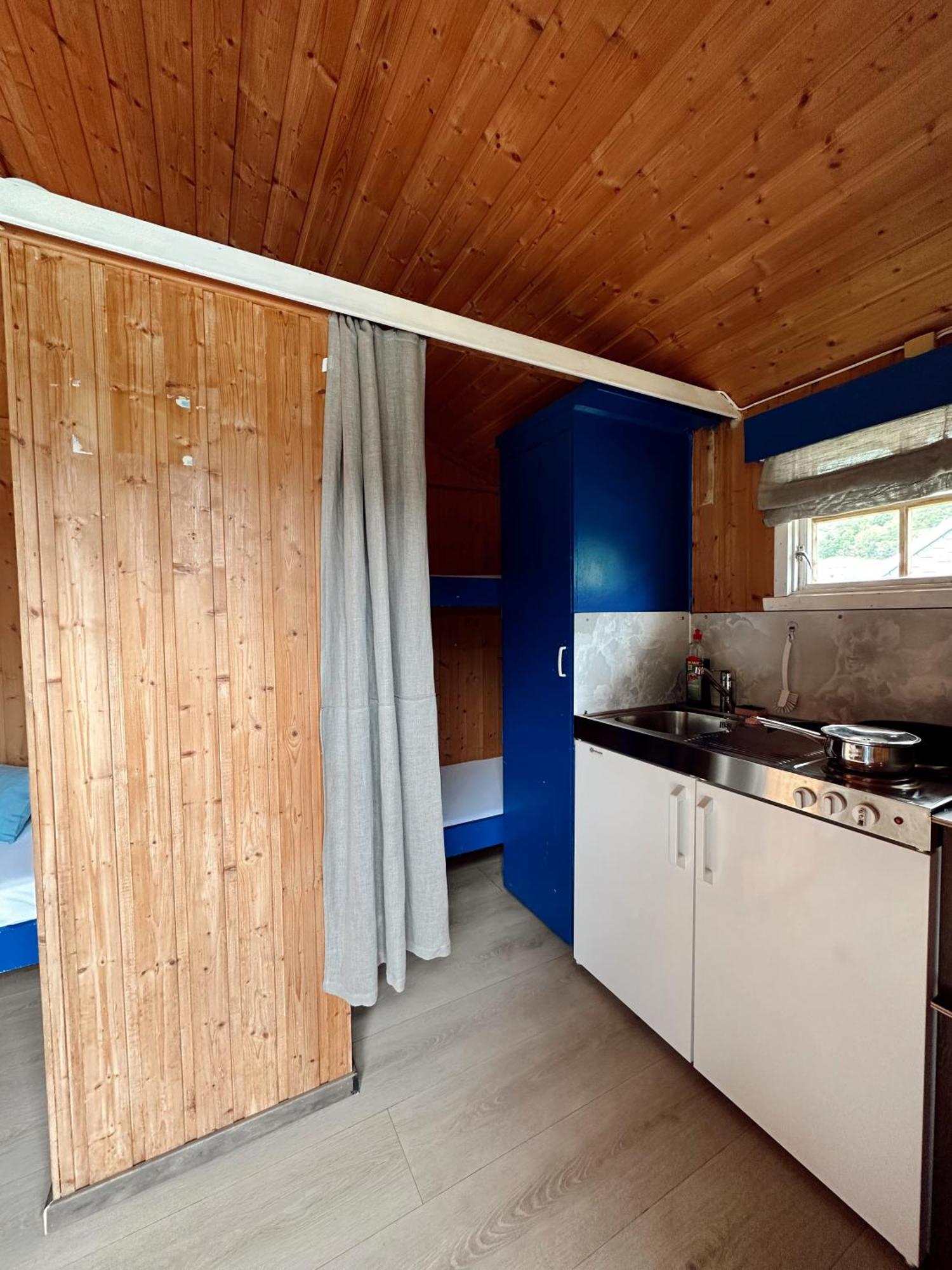 Loken Camping - Trivelig Og Idyllisk Ved Vannet Hotel Olden Kültér fotó